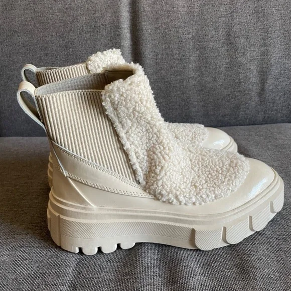 Sorel Caribou X Waterproof Chelsea Boot - Picture 10 of 11